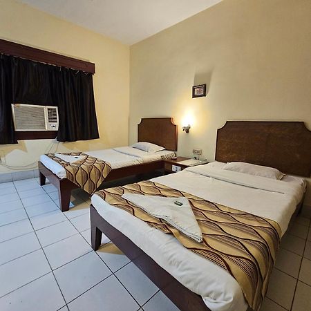 Hotel Indsurya ดิบรูการ์ ภายนอก รูปภาพ