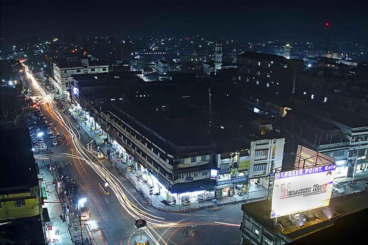 Hotel Indsurya ดิบรูการ์ ภายนอก รูปภาพ